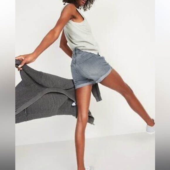 Old Navy Women's High-Waisted O.G. Gray 3" Cut-Off Jean Shorts - Picture 2 of 6